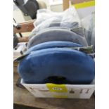 Box of brace cradle neck pillows