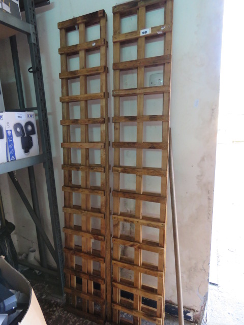 (1121,2) 4 single wooden trellis panels, 1'x6'