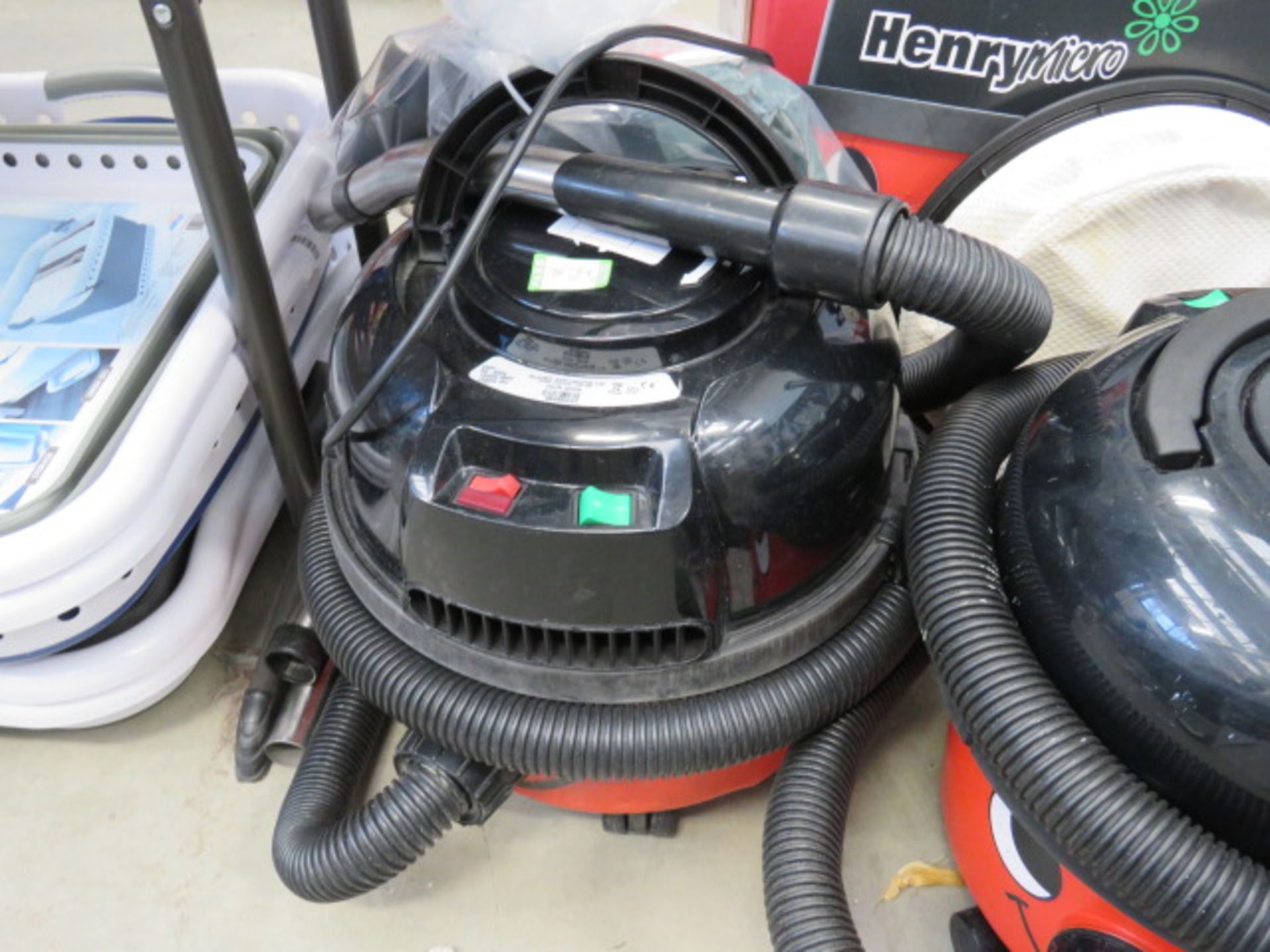 Henry vacuum cleaner with pole