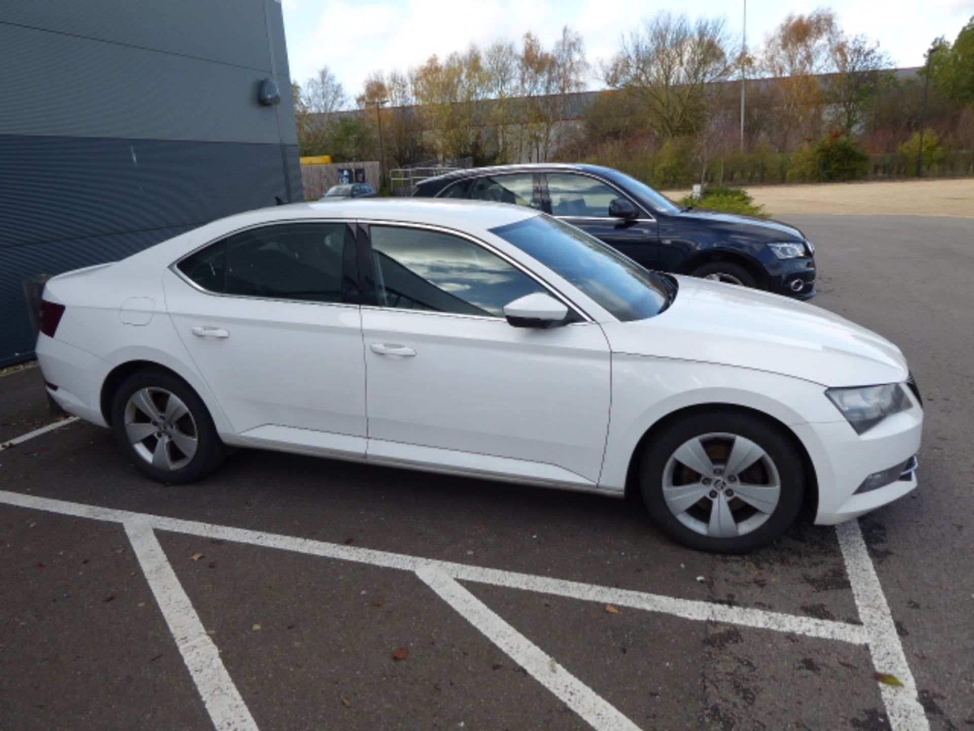 FH16 EBO (2016) Skoda Superb TDI, 1968cc, diesel, 5 door hatchback, in white, 210'000 miles. - Image 2 of 8