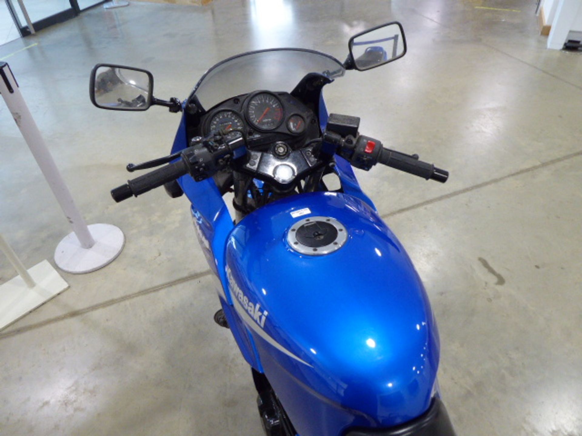 LN51 MKK (2002) Kawasaki GPZ500 Motorcycle, 498cc, petrol, 1344 miles, one owner. The motorcycle has - Image 5 of 7