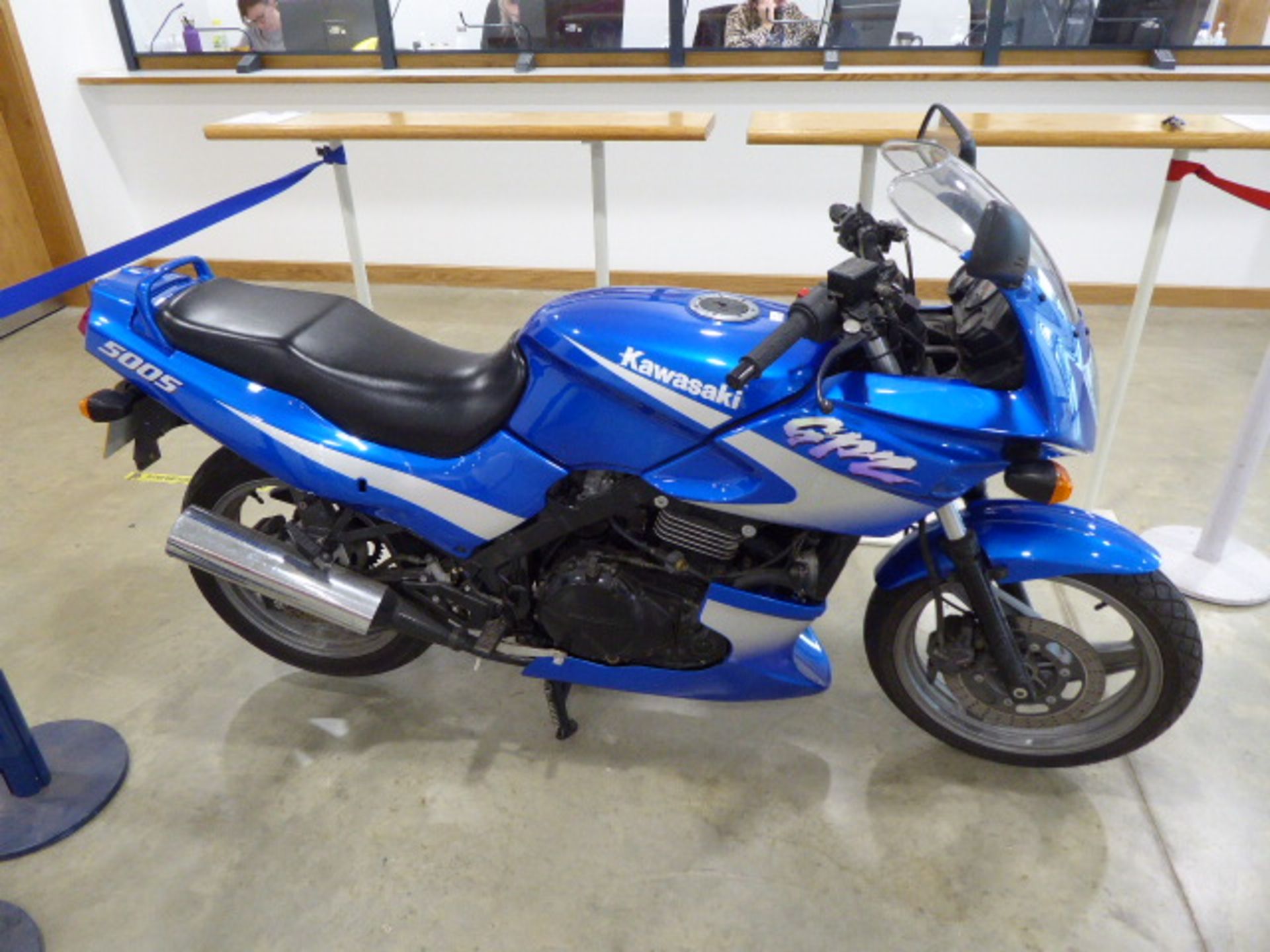 LN51 MKK (2002) Kawasaki GPZ500 Motorcycle, 498cc, petrol, 1344 miles, one owner. The motorcycle has - Image 2 of 7