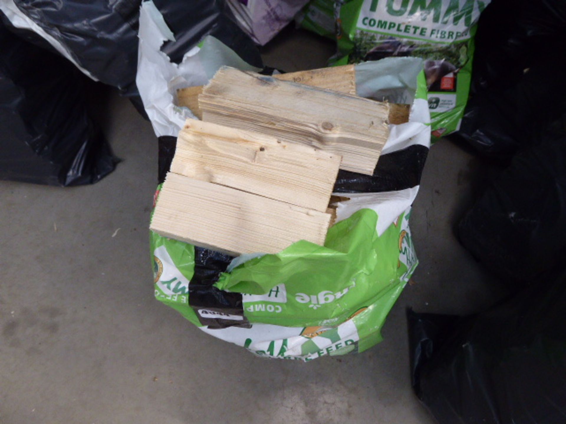 4069 5 bags of wood - Image 2 of 2