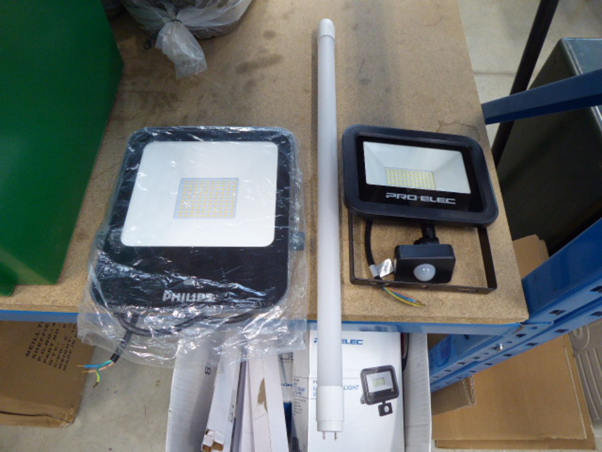 Large box of tubes, flood lights and other LED lighting - Image 2 of 2