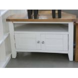 Suffolk White Painted Oak Corner TV Unit (13)