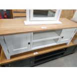 Gloucester White Painted Oak Large TV Unit (23)