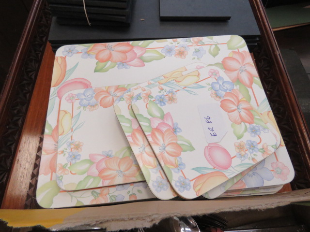 2 wooden serving trays, box with loose cutlery, plus place mats and coasters - Image 3 of 5