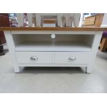 Chester White Painted Oak Small TV Unit (21)
