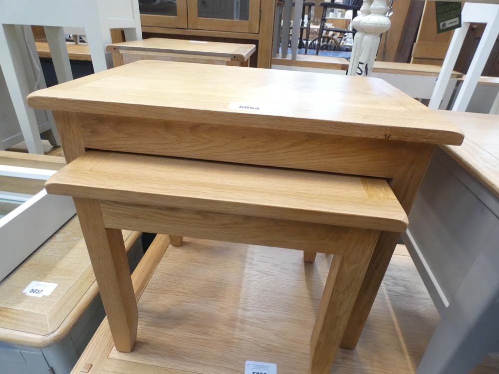 London Oak Nest of 2 Tables (16)