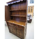 5262 - An oak dresser