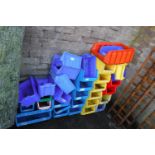 Large quantity of mixed size plastic linbins