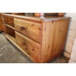 Pine 2 drawer TV stand