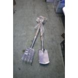 Moulton Mill digging fork with matching Moulton Mill digging spade