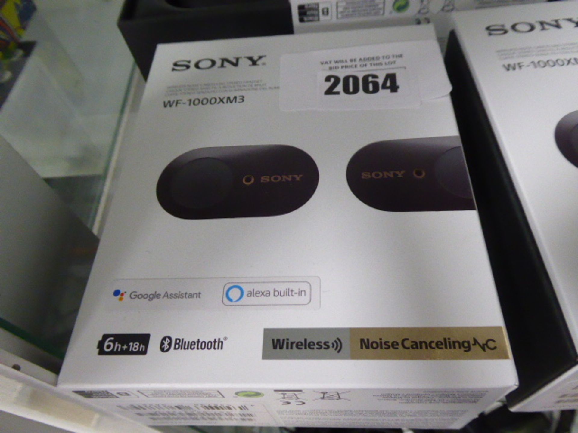 Sony WF-1000XM3 wireless noise cancelling ear buds with charging case and spare ear tips and box - Image 2 of 2