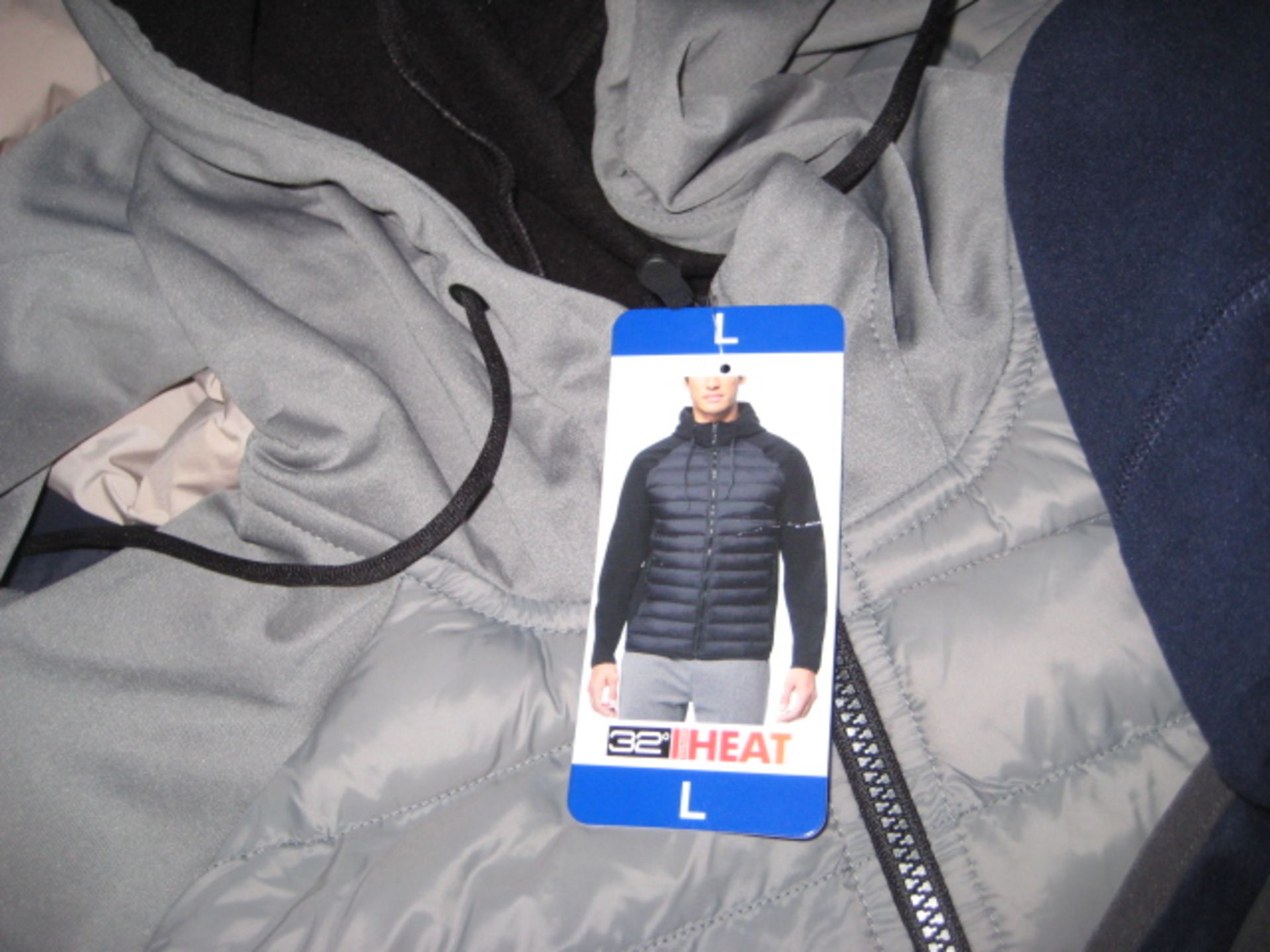 Bag containing 5 quilted jackets / gilets both mens and ladies together with a part fleece - Image 3 of 4