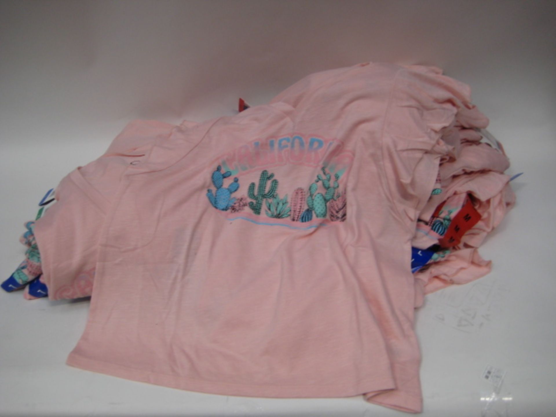 Bag of 30 Jessica Simpson pink V-neck T-shirts with a Californian motif sizes M - XL