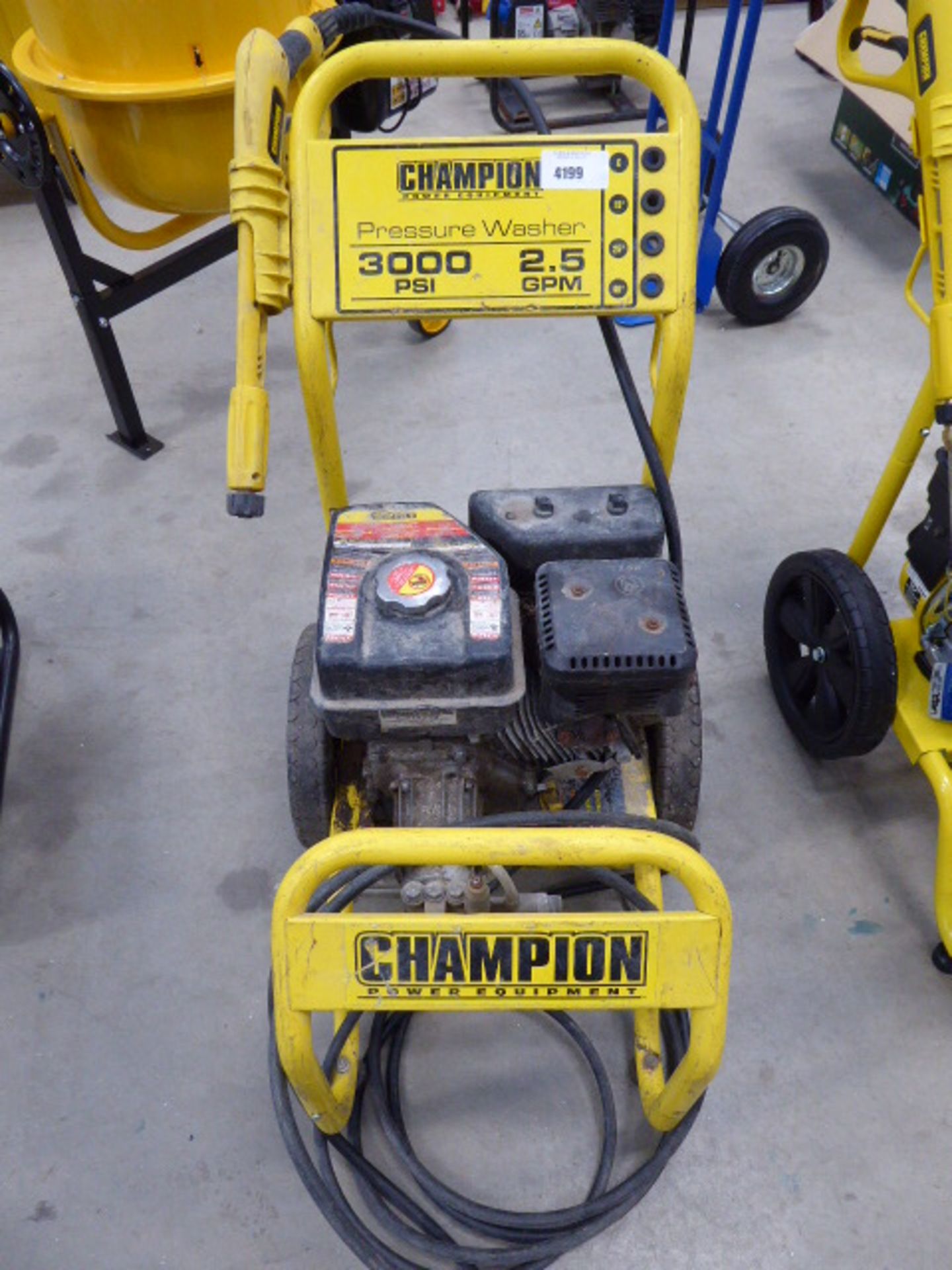 Champion petrol powered pressure washer (no end lance)