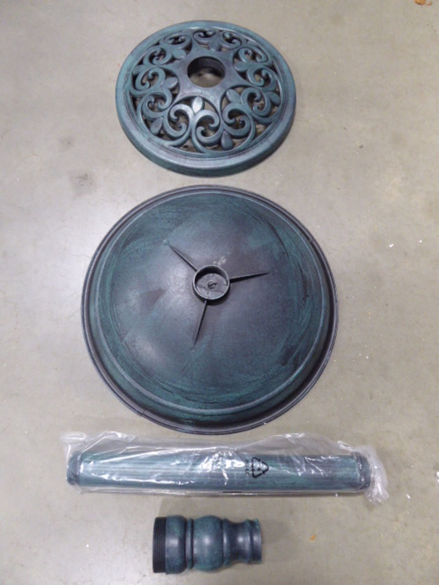 2 boxed bird baths - Image 2 of 2