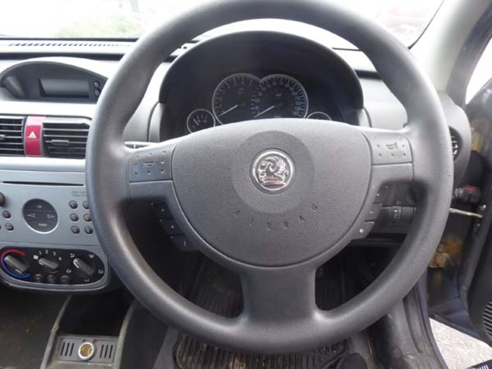 KL53 KTA (2003) Vauxhall Corsa Active 16V, 3 door hatchback, 1199cc, petrol, in silver, 39'044 - Image 8 of 12