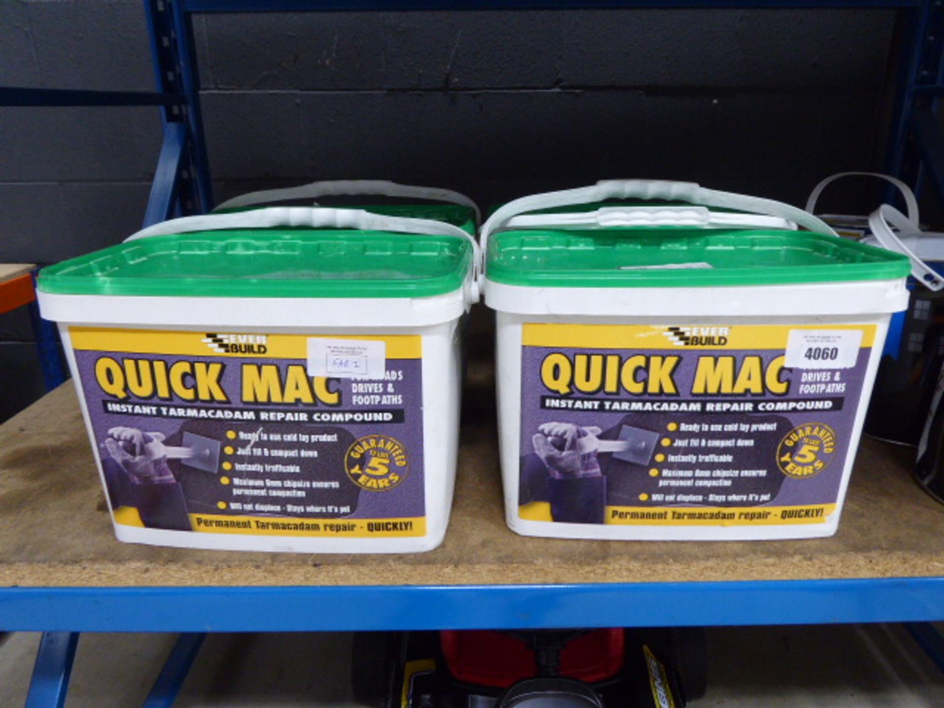 4 tubs of Quick Mac repair compound