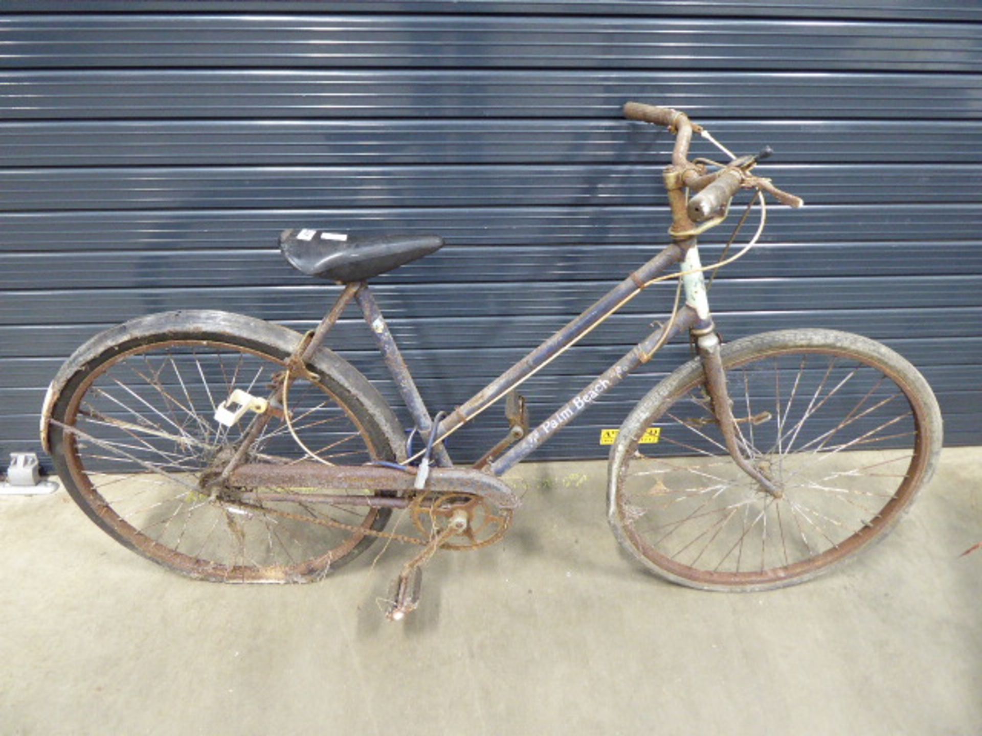 Palm Beach vintage rusted bike - Image 2 of 2