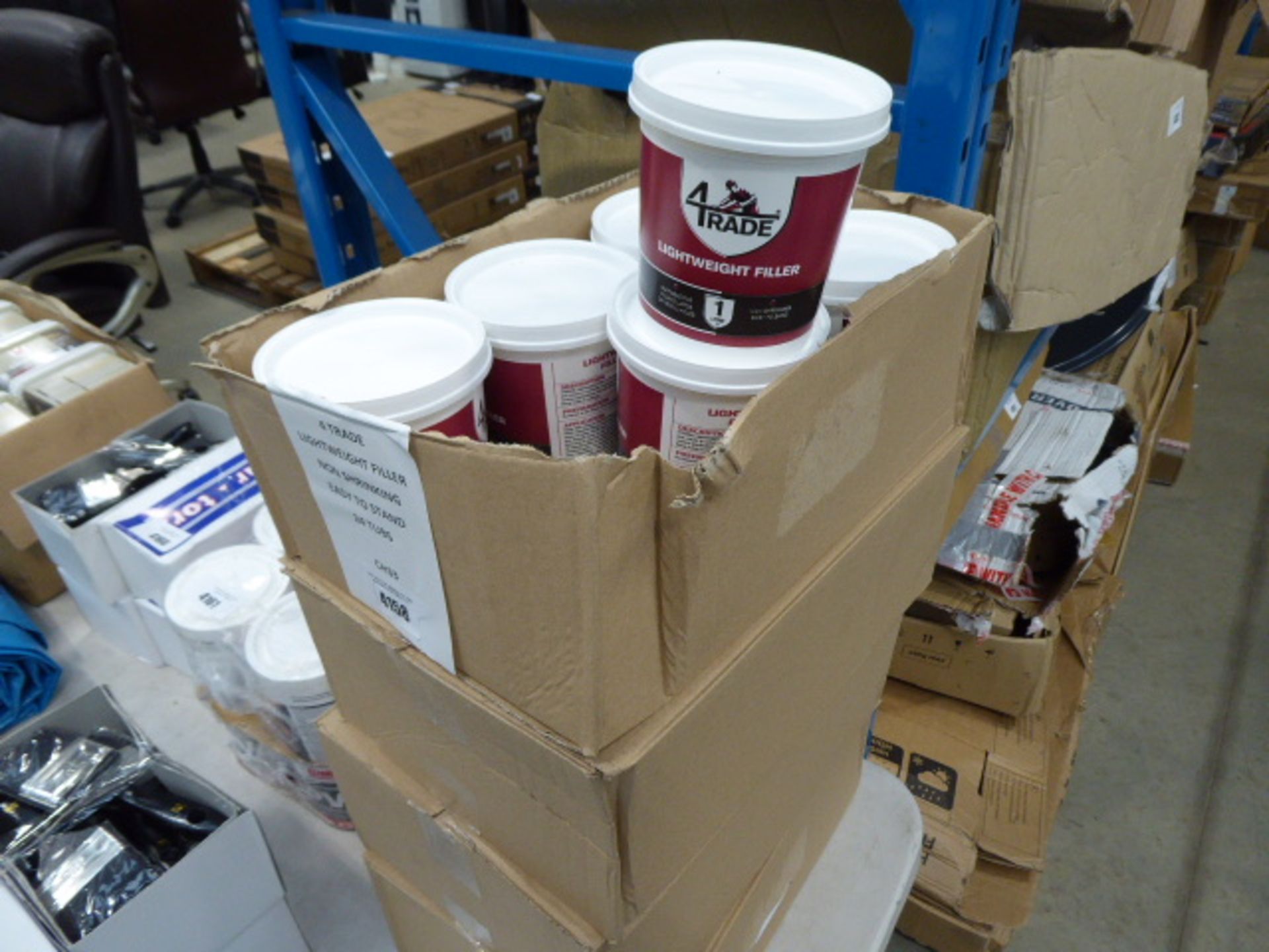 24 tubs of lightweight non shrinking filler