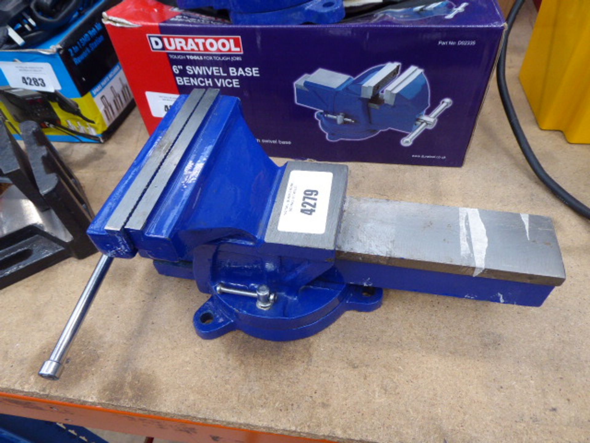 Unboxed swivel based bench vice