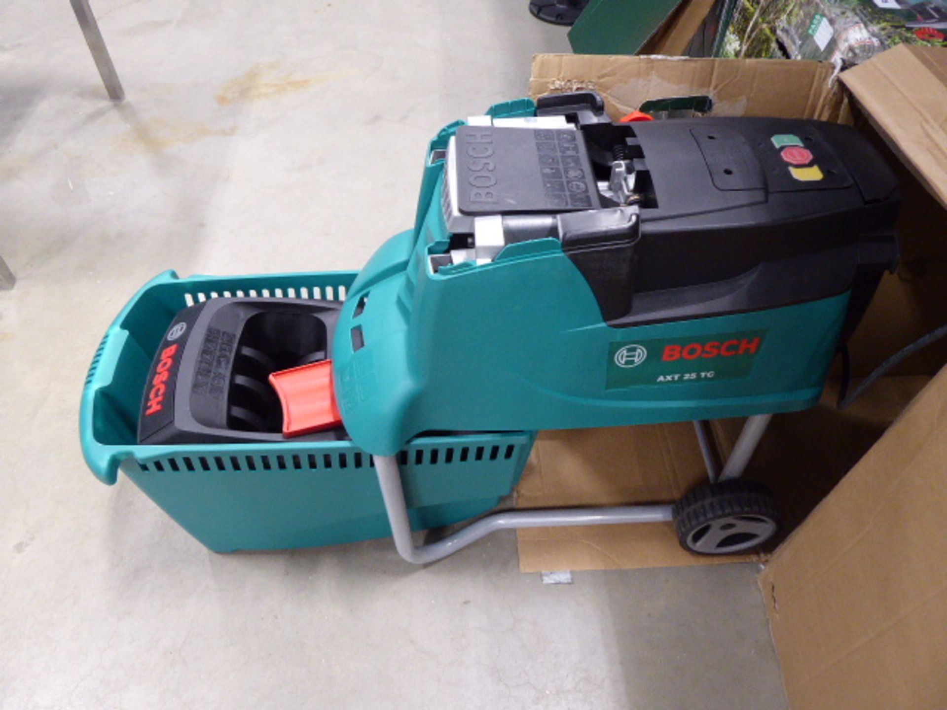 Bosch boxed AFT 25D electric garden shredder