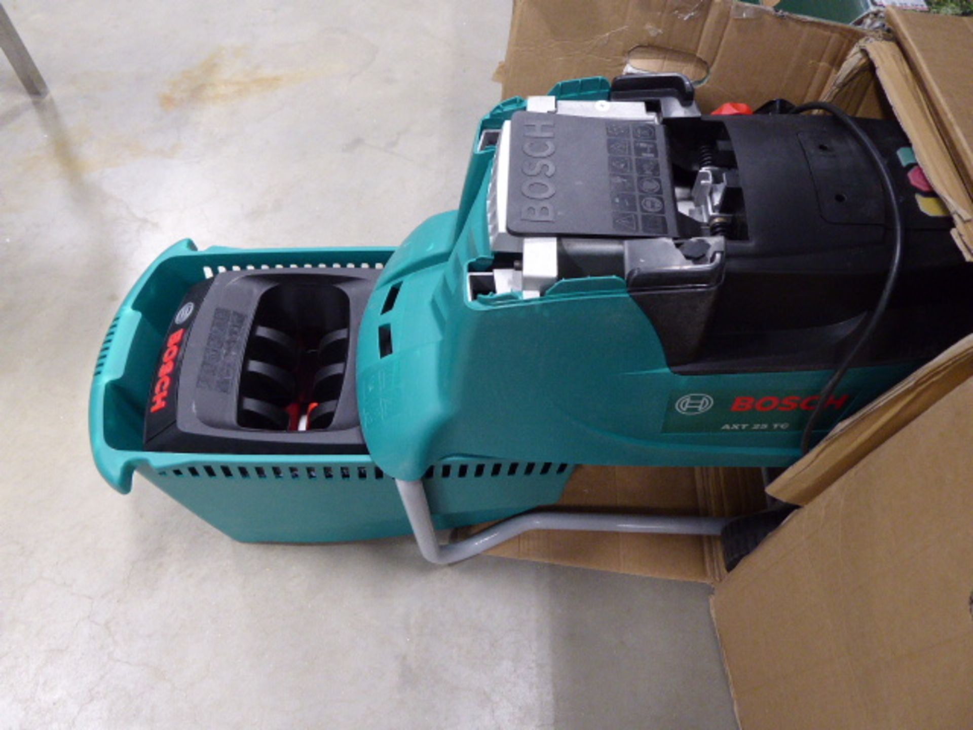 Bosch boxed AFT 25D electric garden shredder