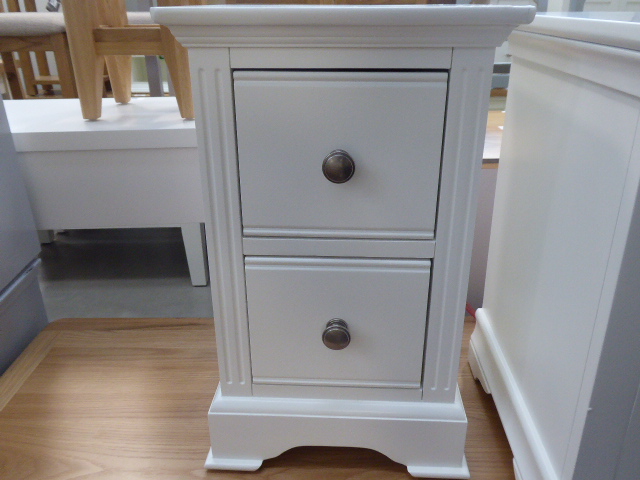 Banbury White Painted Small Bedside Table (14)