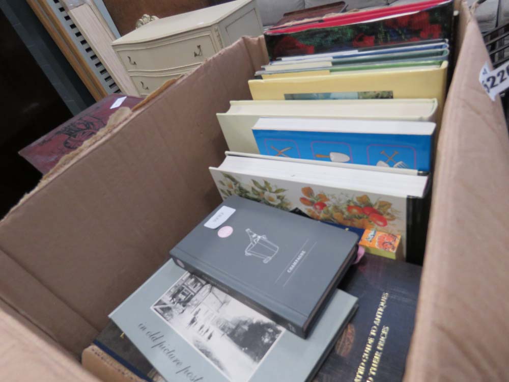 5238 Box and stack of cookery books and antique guides - Image 4 of 4