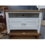 5015 Suffolk White Painted Oak Corner TV Unit (13)