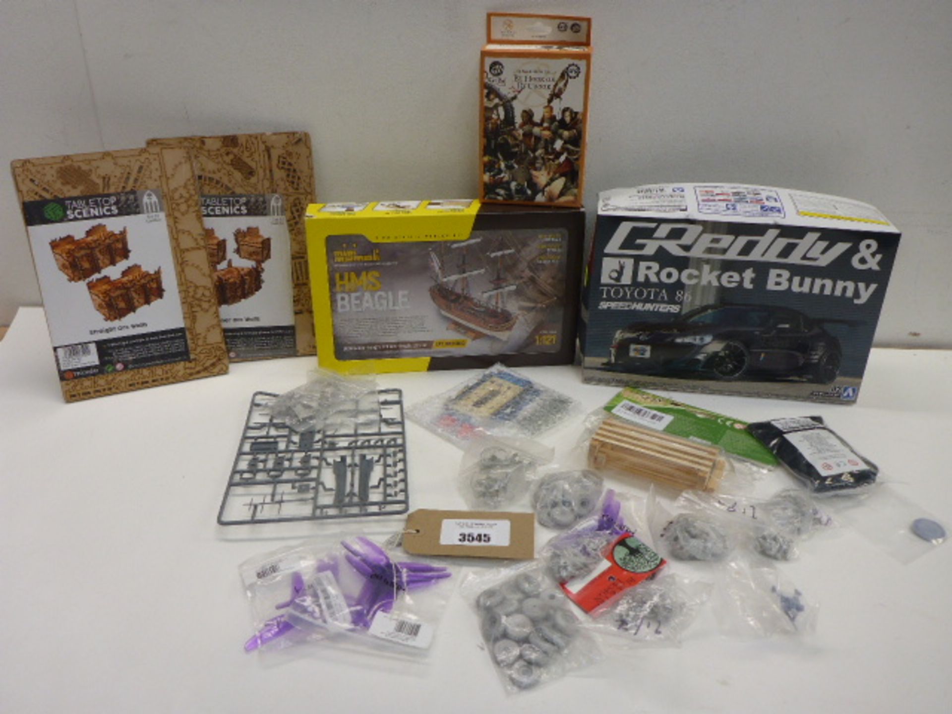 Greedy & Rocket Bunny Toyota 86 model kit, HMS Beagle model kit, Straight Orc Wall packs and other