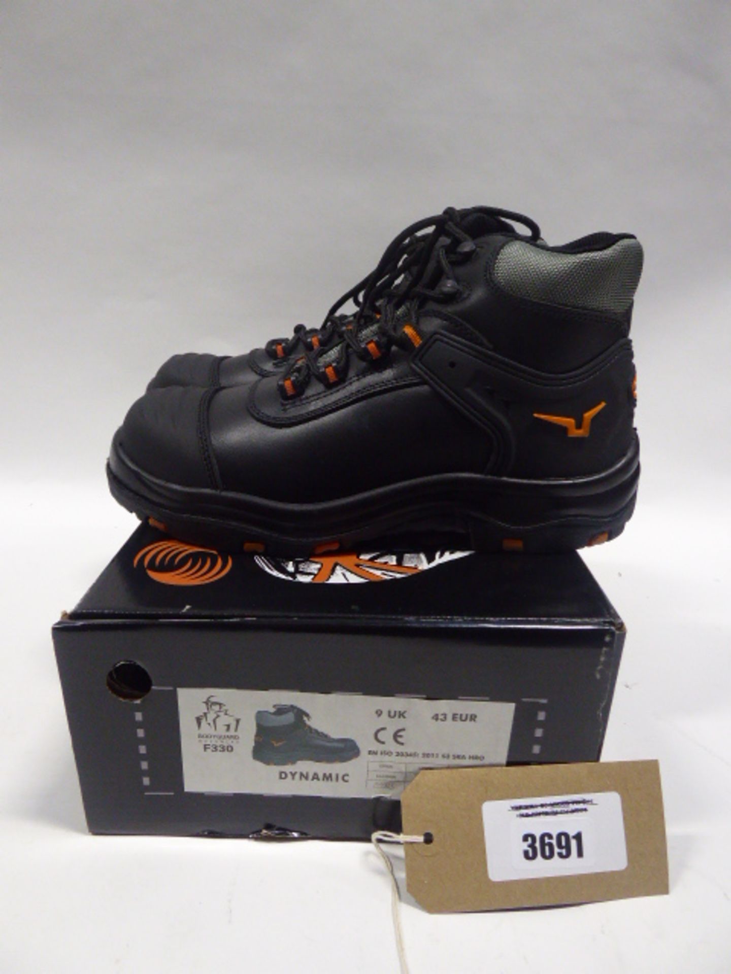 Dynamic Metal Free workboots size 9