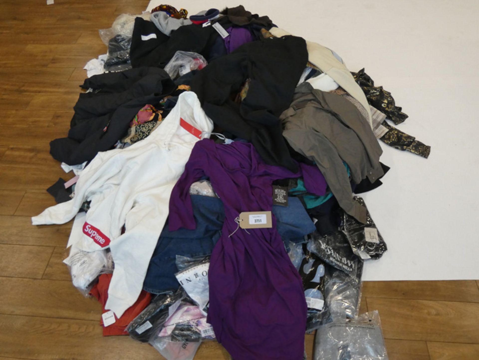 Large stillage containing assorted ladies and men's clothing - Image 2 of 2