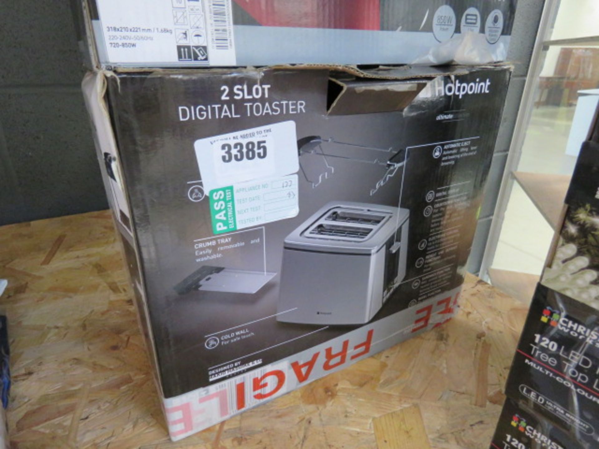 3422 - Boxed Hotpoint 2 slice toaster