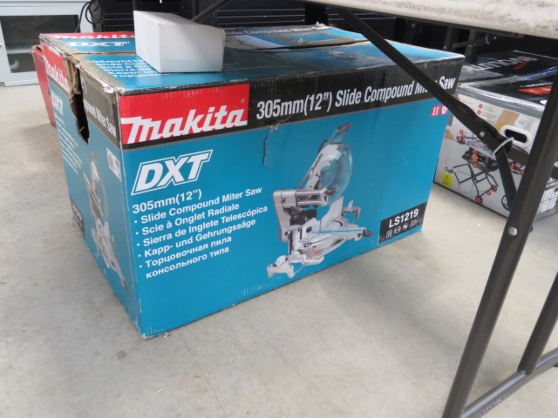 4150 Makita DXT 305mm slide compound mitre saw with box (cracked handle) - Image 2 of 8