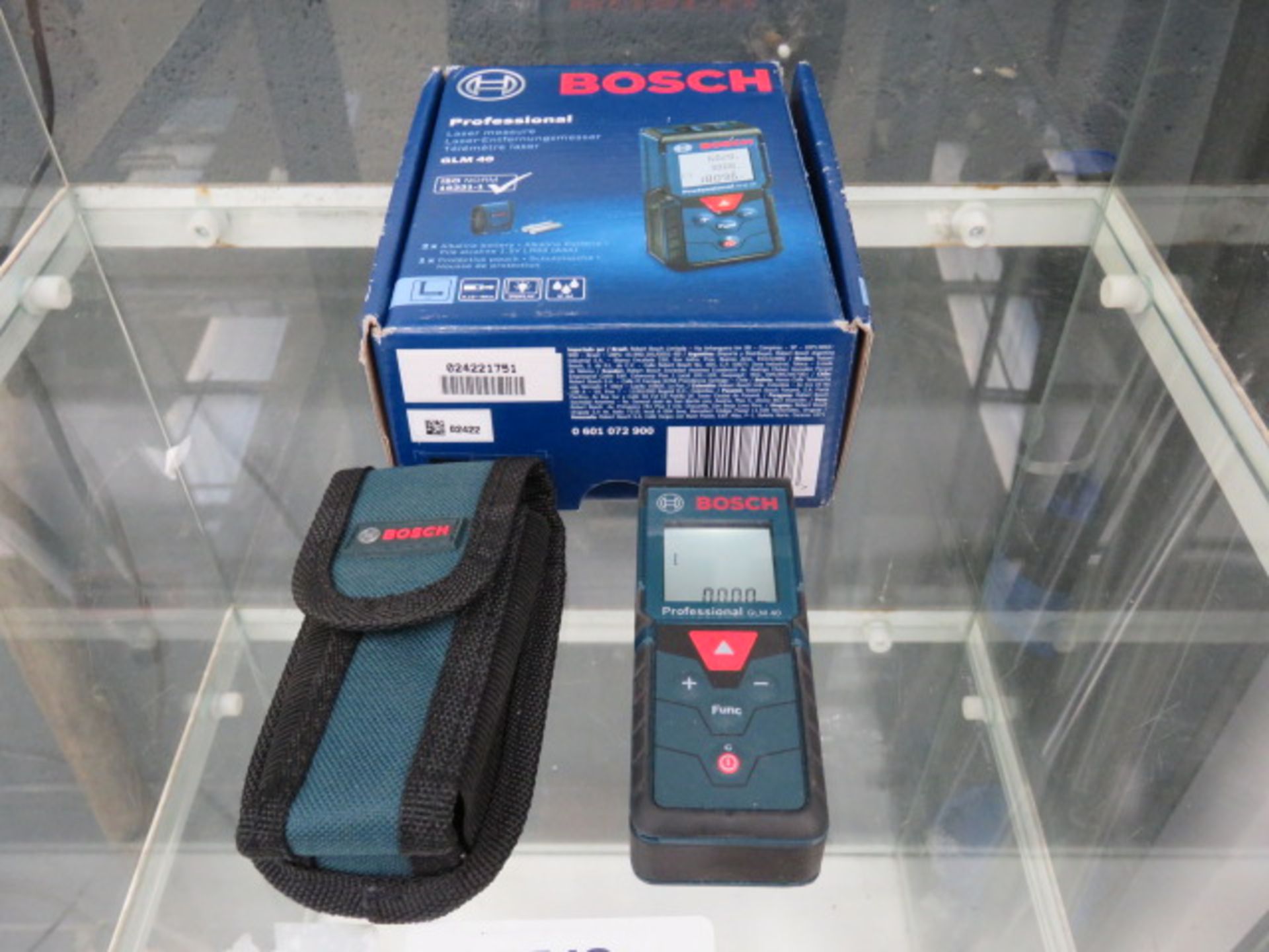 Bosch GLM40 boxed laser metre and pouch