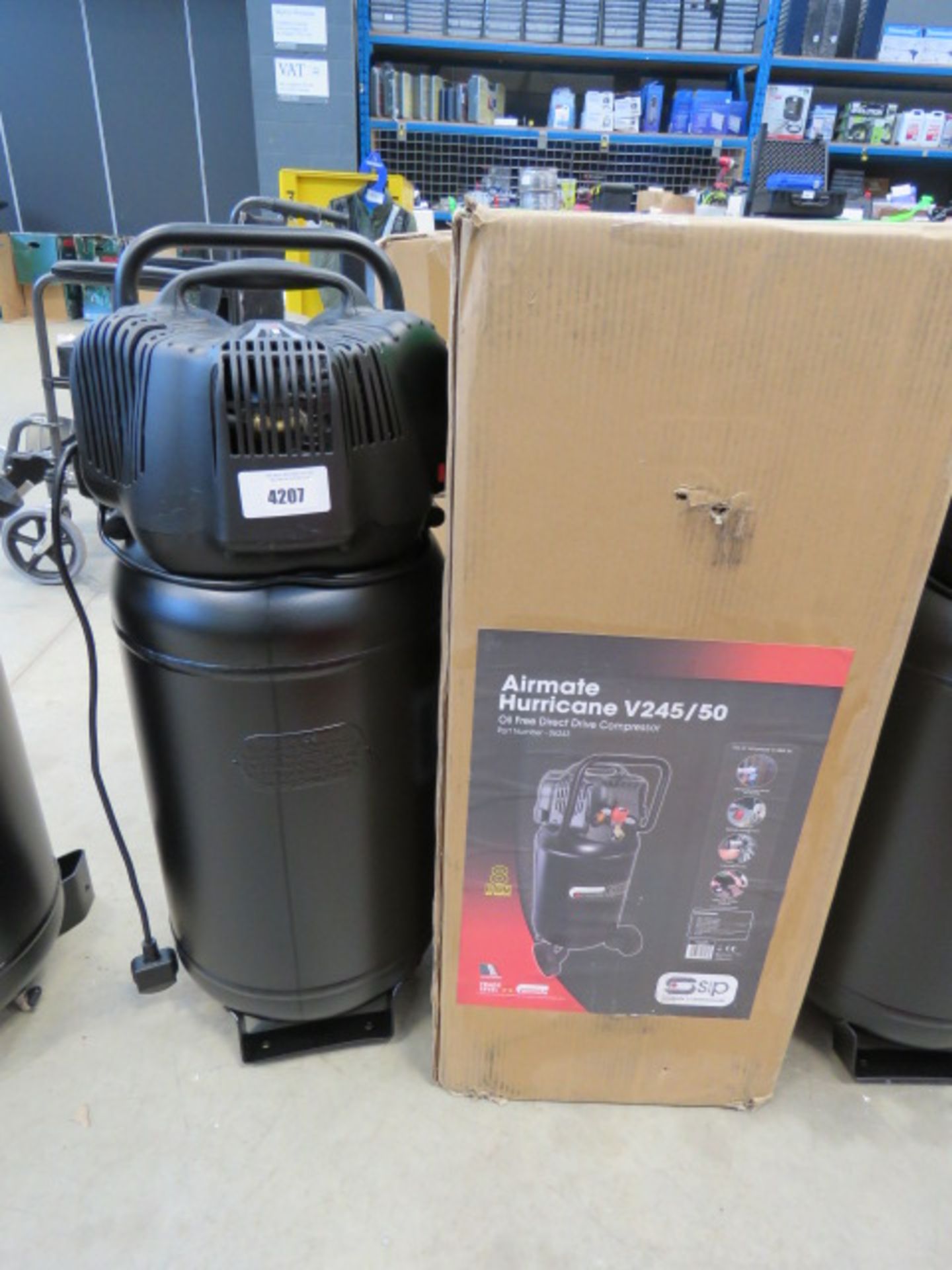 Airmate Hurricane 50l upright compressor with box, damage valve