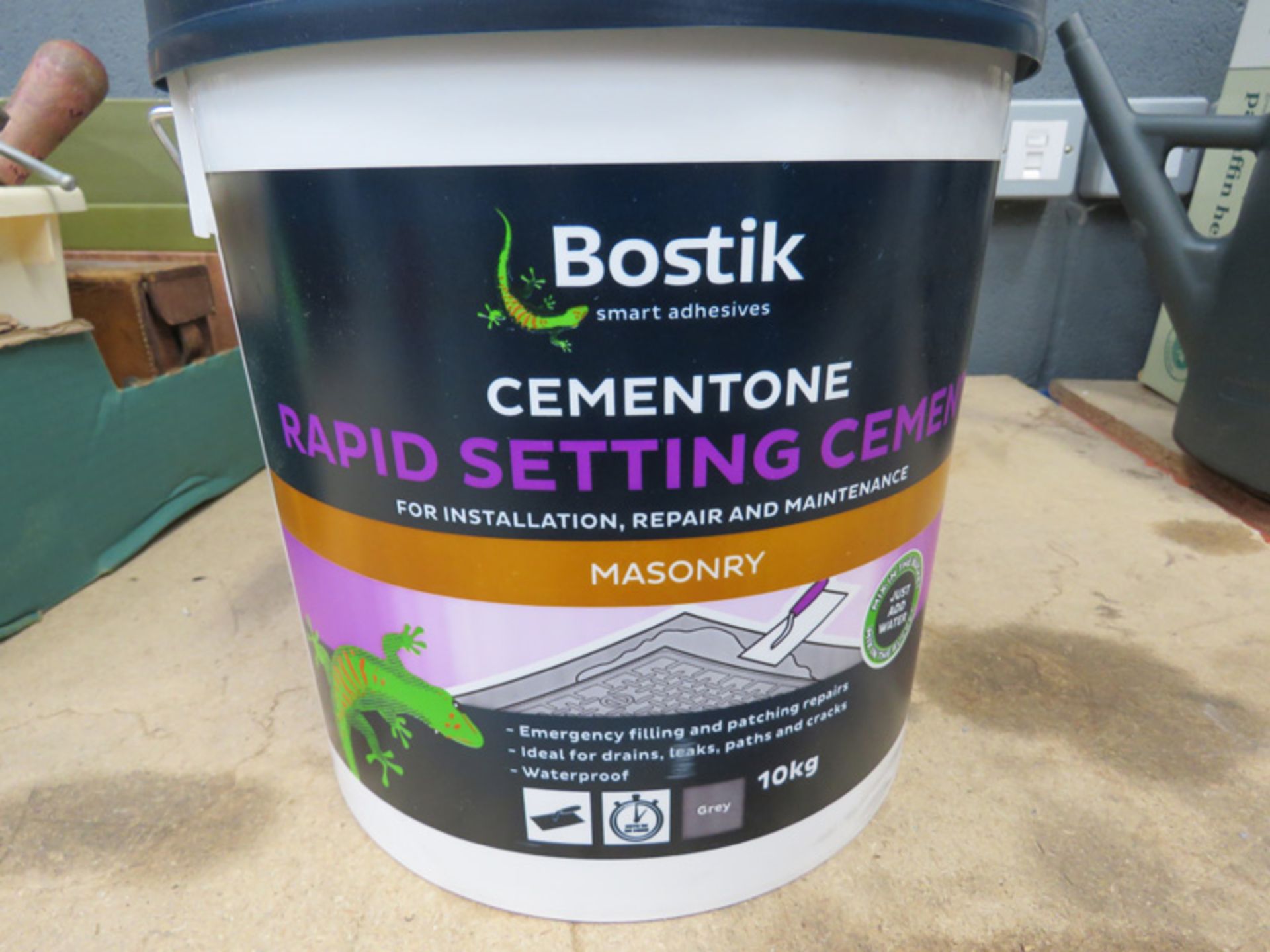 3 tubs of Boss Stick rapid setting cement - Image 2 of 2