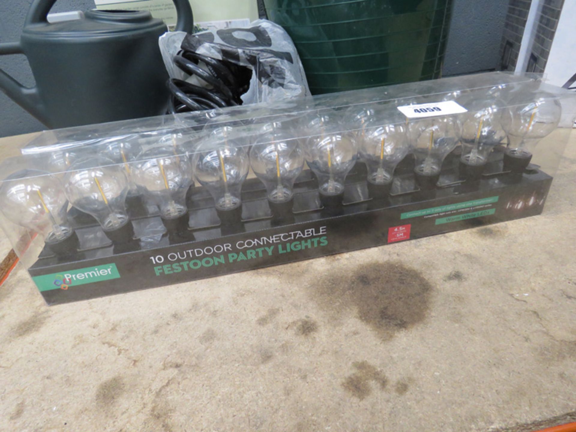 2 boxes of outdoor Festoon party lights