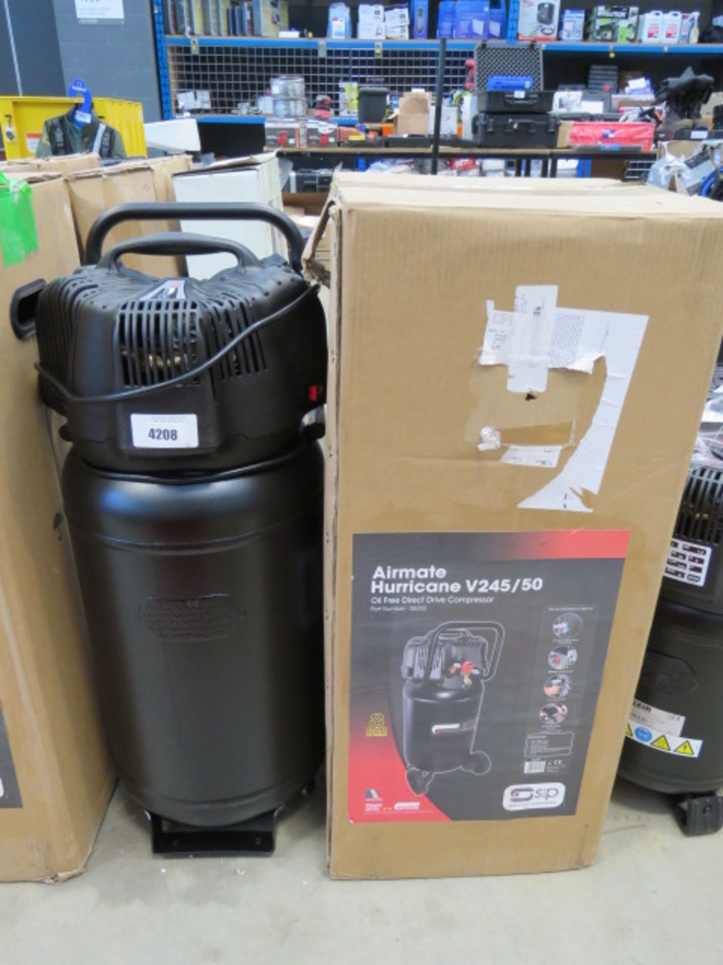 Airmate Hurricane 50l upright compressor with box, damage valve