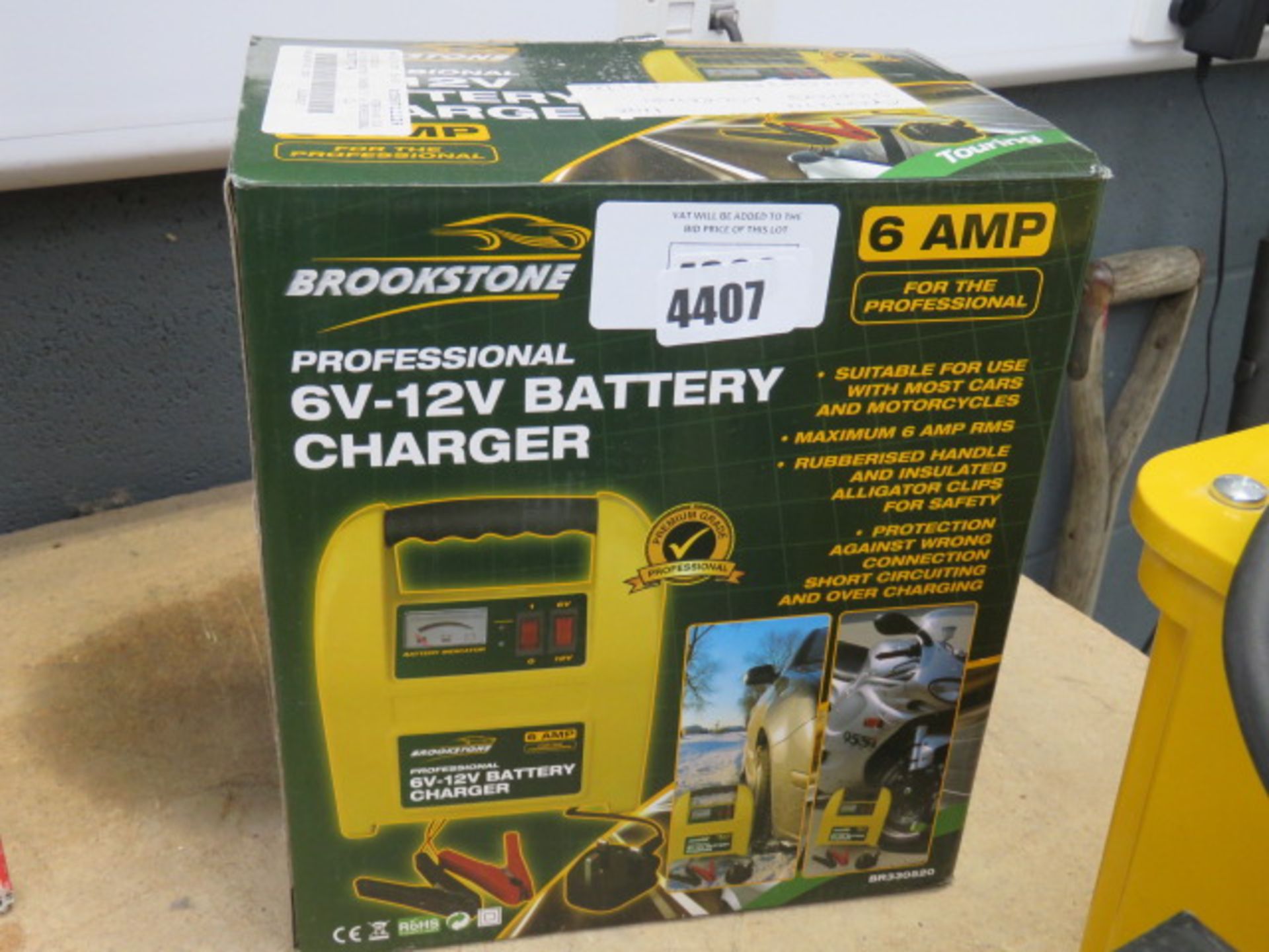 4368 Boxed 6-12V battery charger