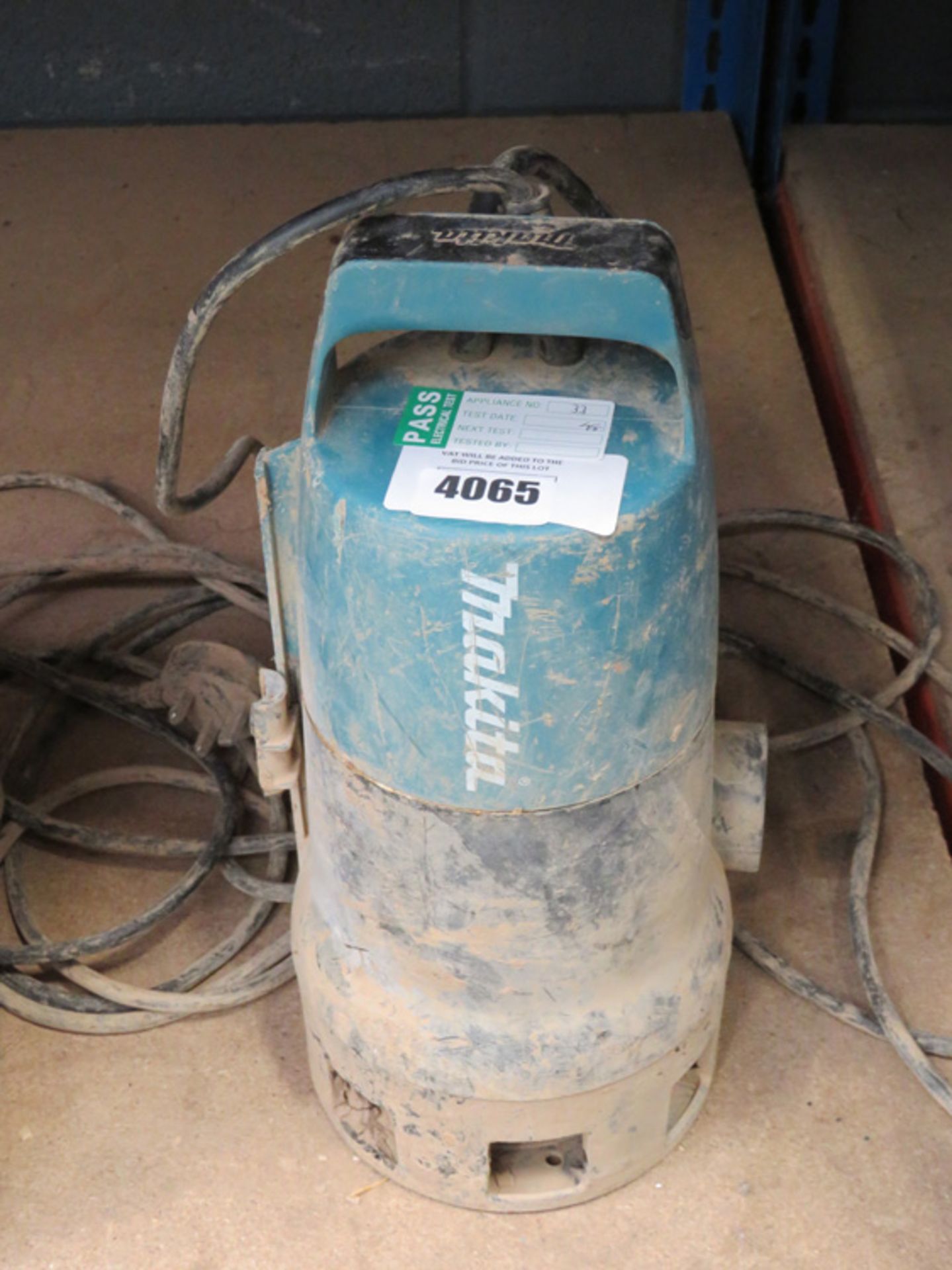 Makita submersible pump