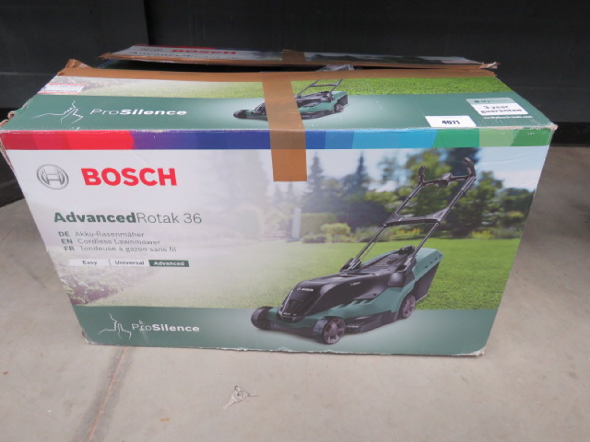 Bosch Advanced Rotak 36 electric mower