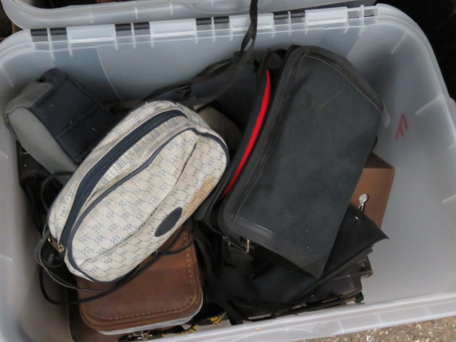 Approx. 6 large crates of various camera equipment incl. lenses, carry cases, vintage and modern - Image 3 of 5