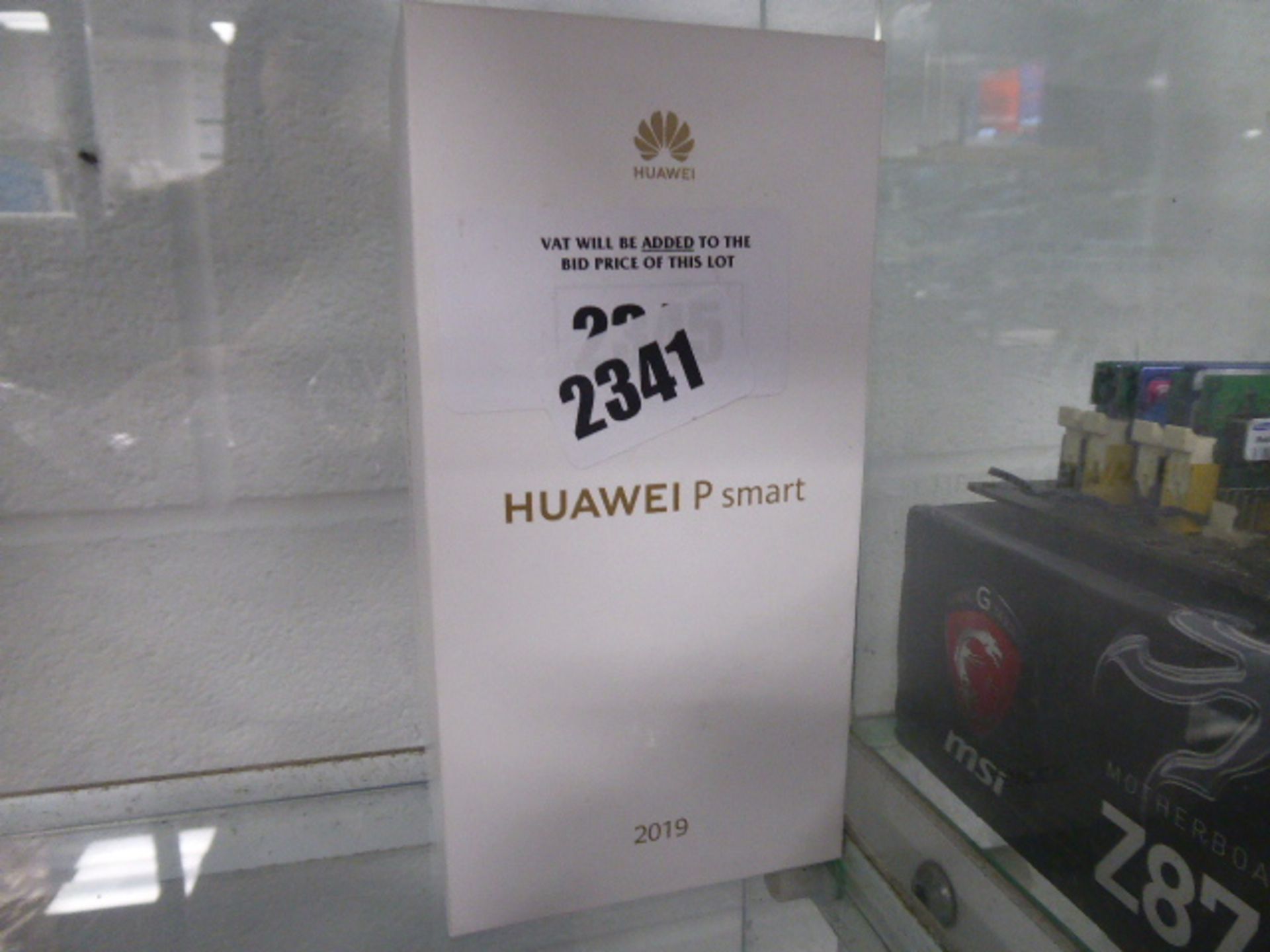 (2047) 2345 - Huawei P Smart 2019 smartphone with charger and box