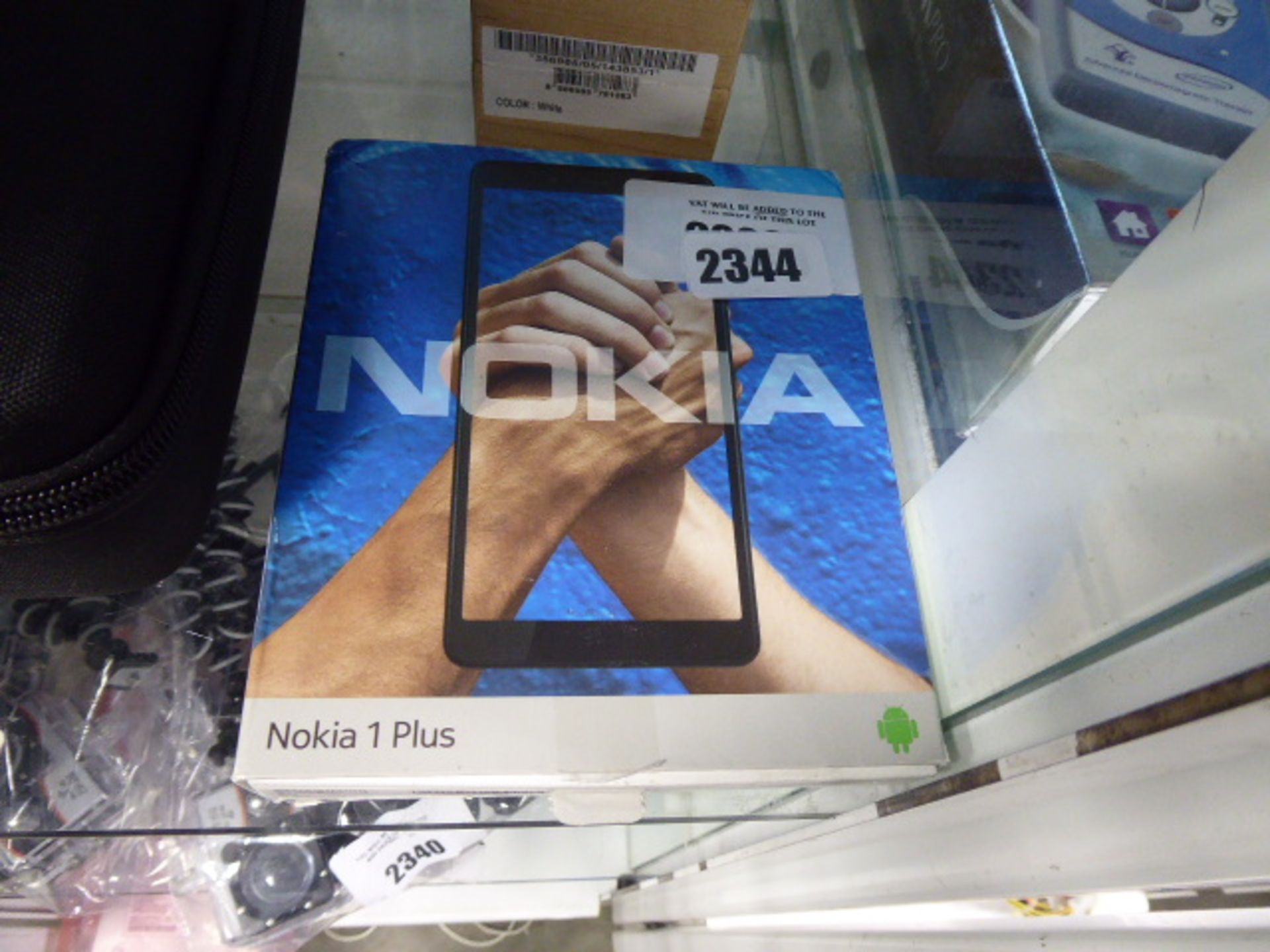 2550 - Nokia One Plus smartphone with box