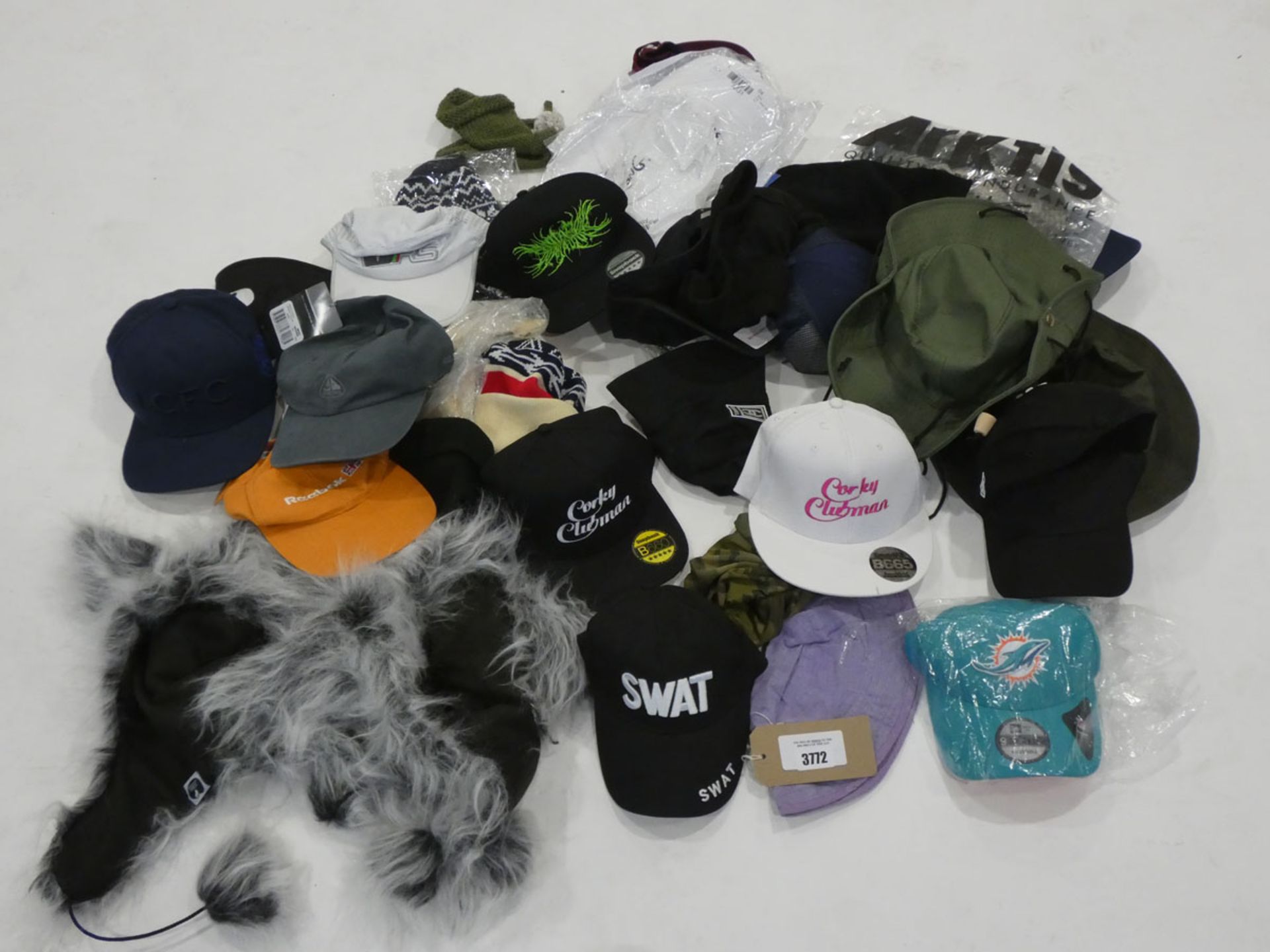 Large selection of mixed ladies and men's hats