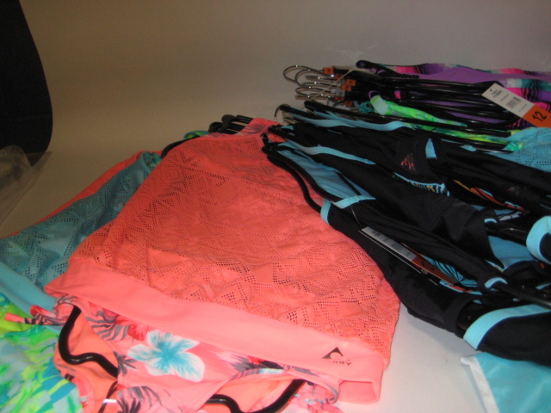 Approx 22 ladies tankinis in various colours and designs to inc. pink, green and blue, etc various - Image 3 of 3